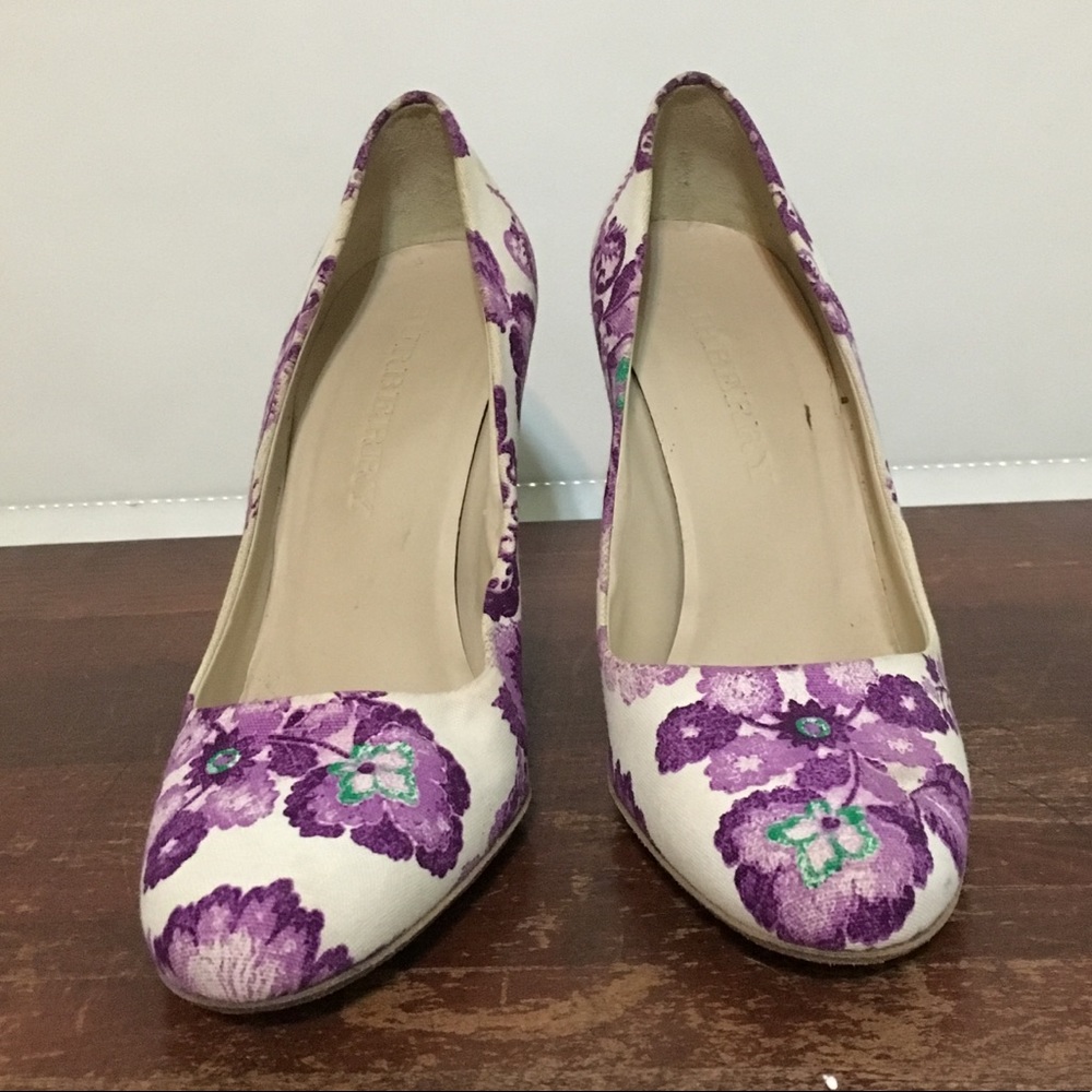Burberry Floral Pumps